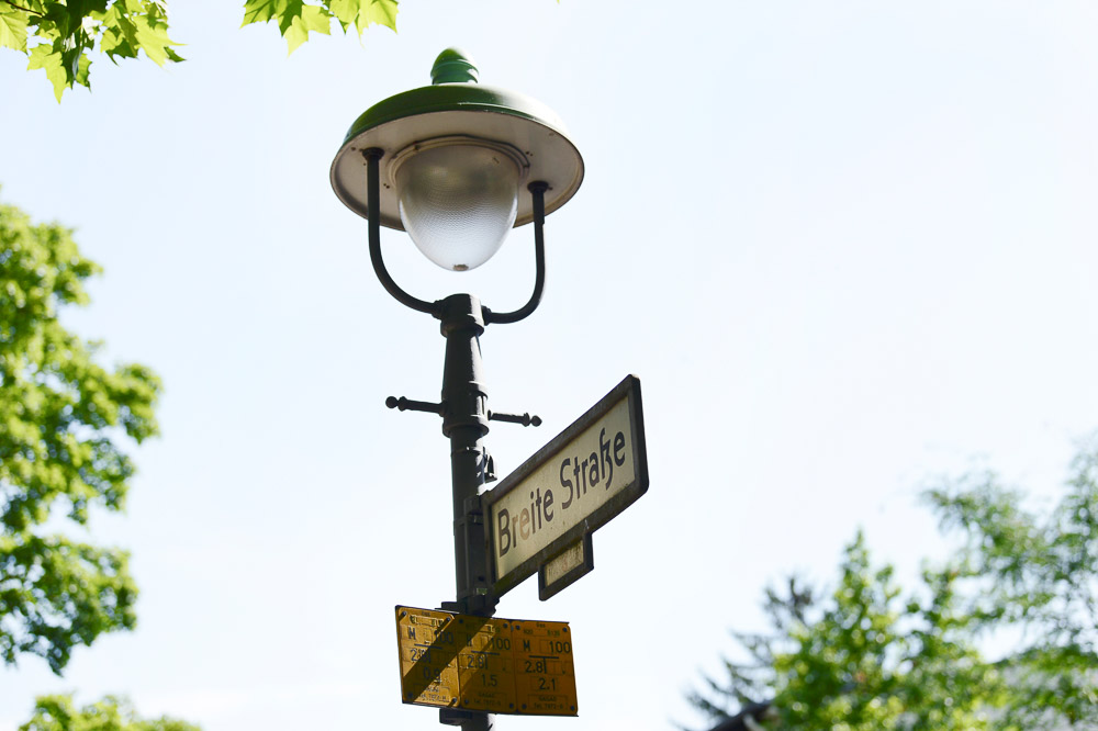 Straßenschild Breite Straße